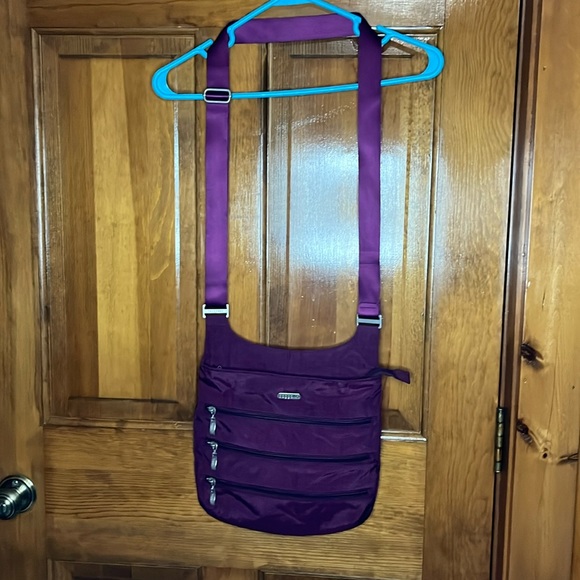 Baggallini Handbags - Baggallini Nylon Crossbody Bag